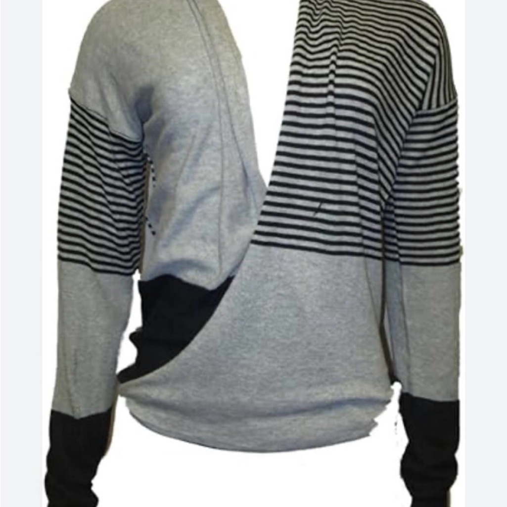 Max Studio Navy And Gray Striped Top In Excellent Condition Comfortable